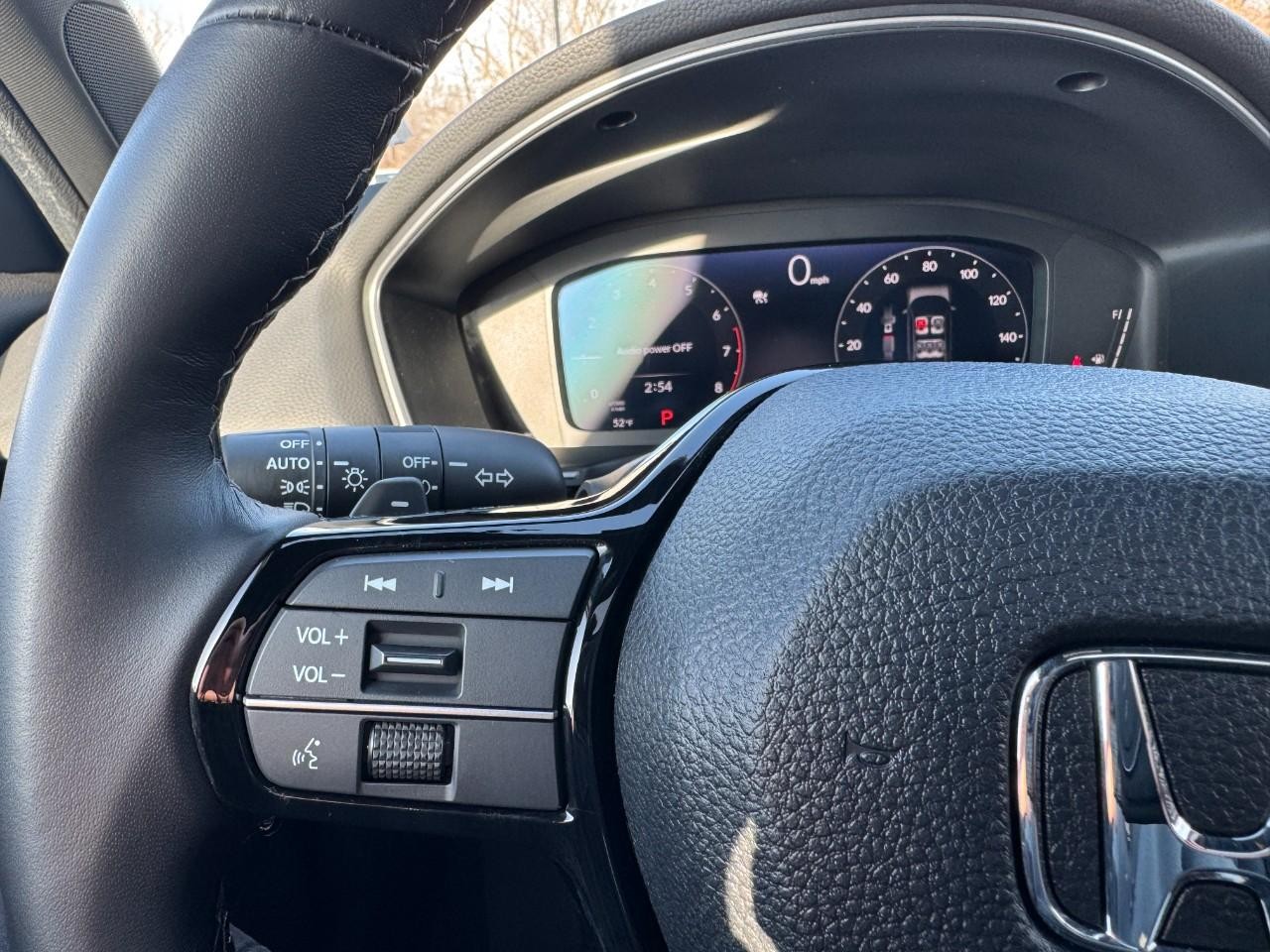 Honda Civic Hatchback Vehicle Full-screen Gallery Image 22