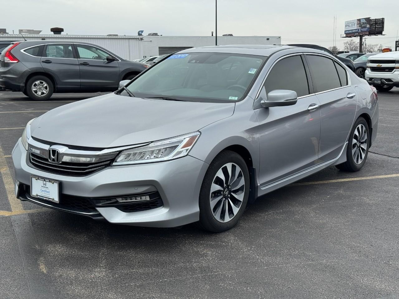 Honda Accord Hybrid Vehicle Full-screen Gallery Image 08