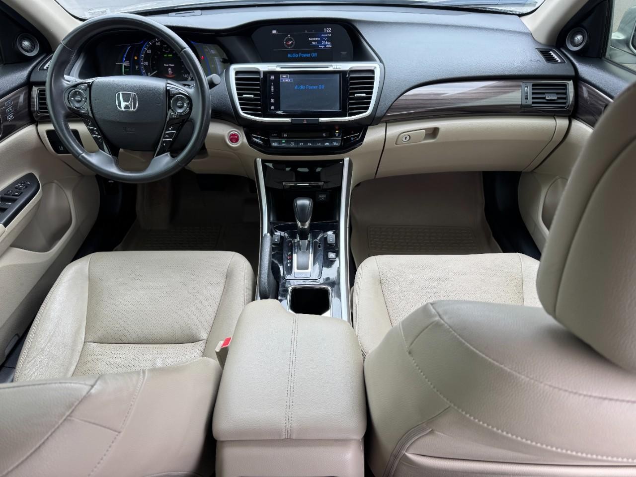 Honda Accord Hybrid Vehicle Full-screen Gallery Image 11