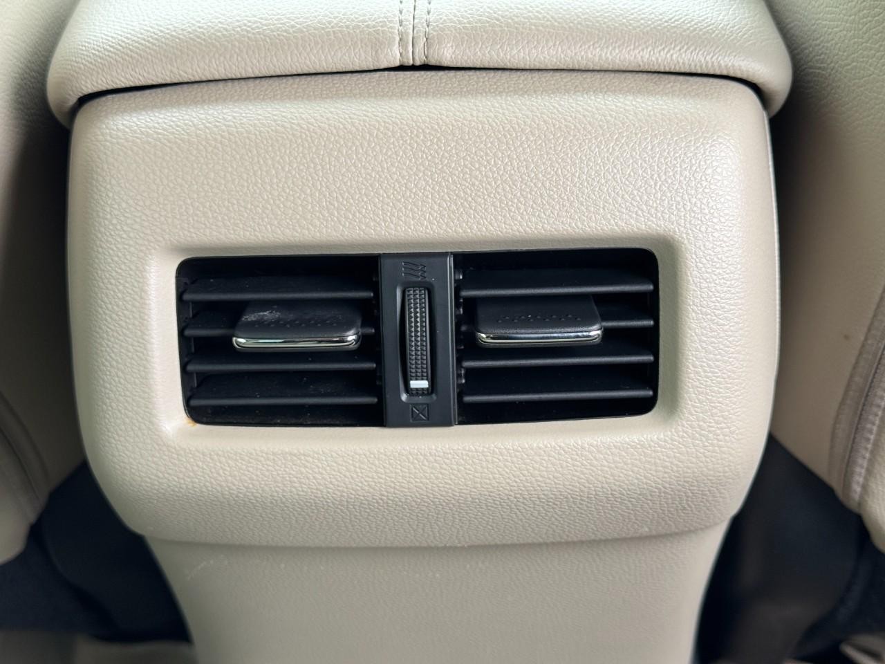 Honda Accord Hybrid Vehicle Full-screen Gallery Image 14