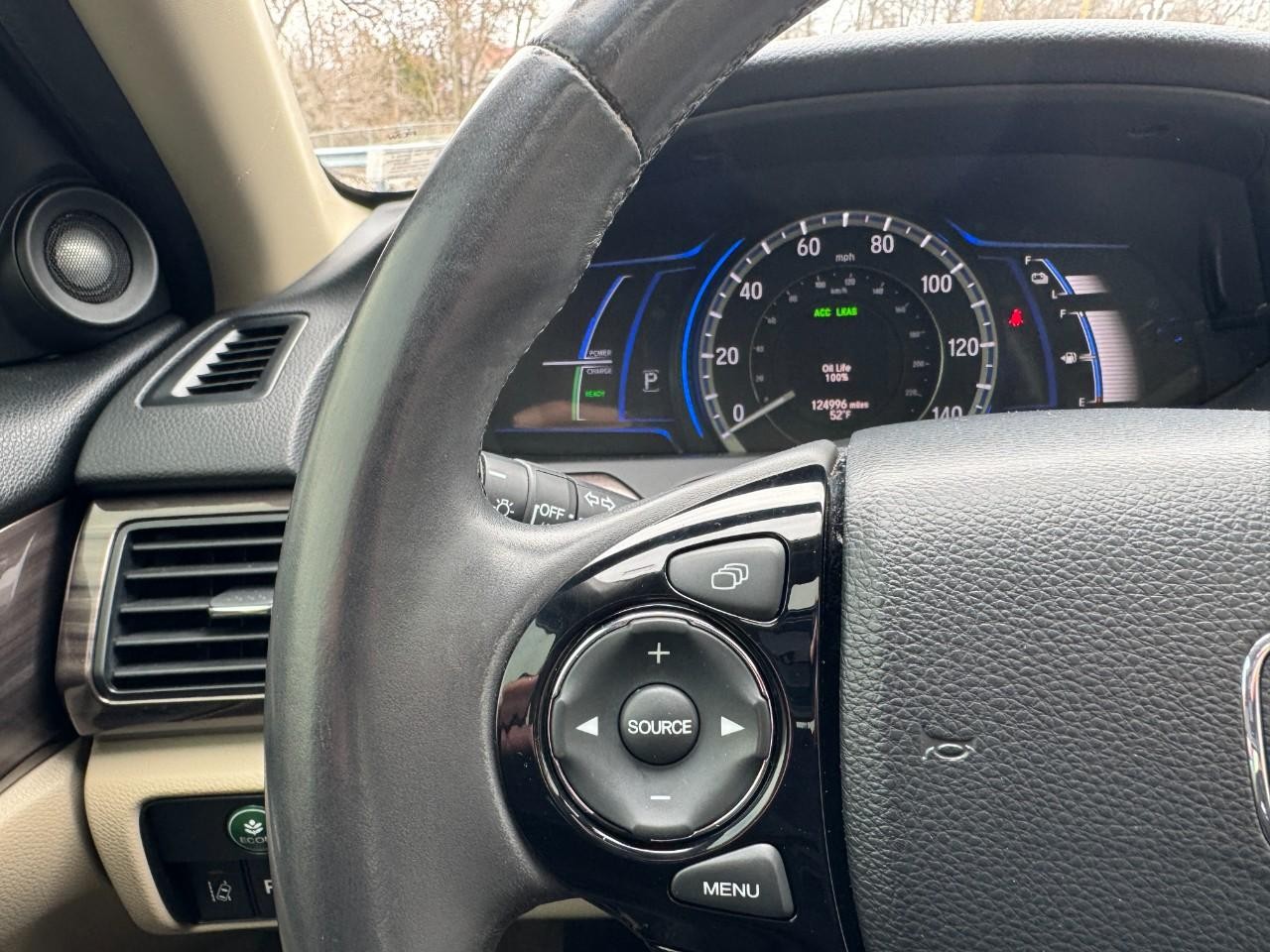 Honda Accord Hybrid Vehicle Full-screen Gallery Image 19