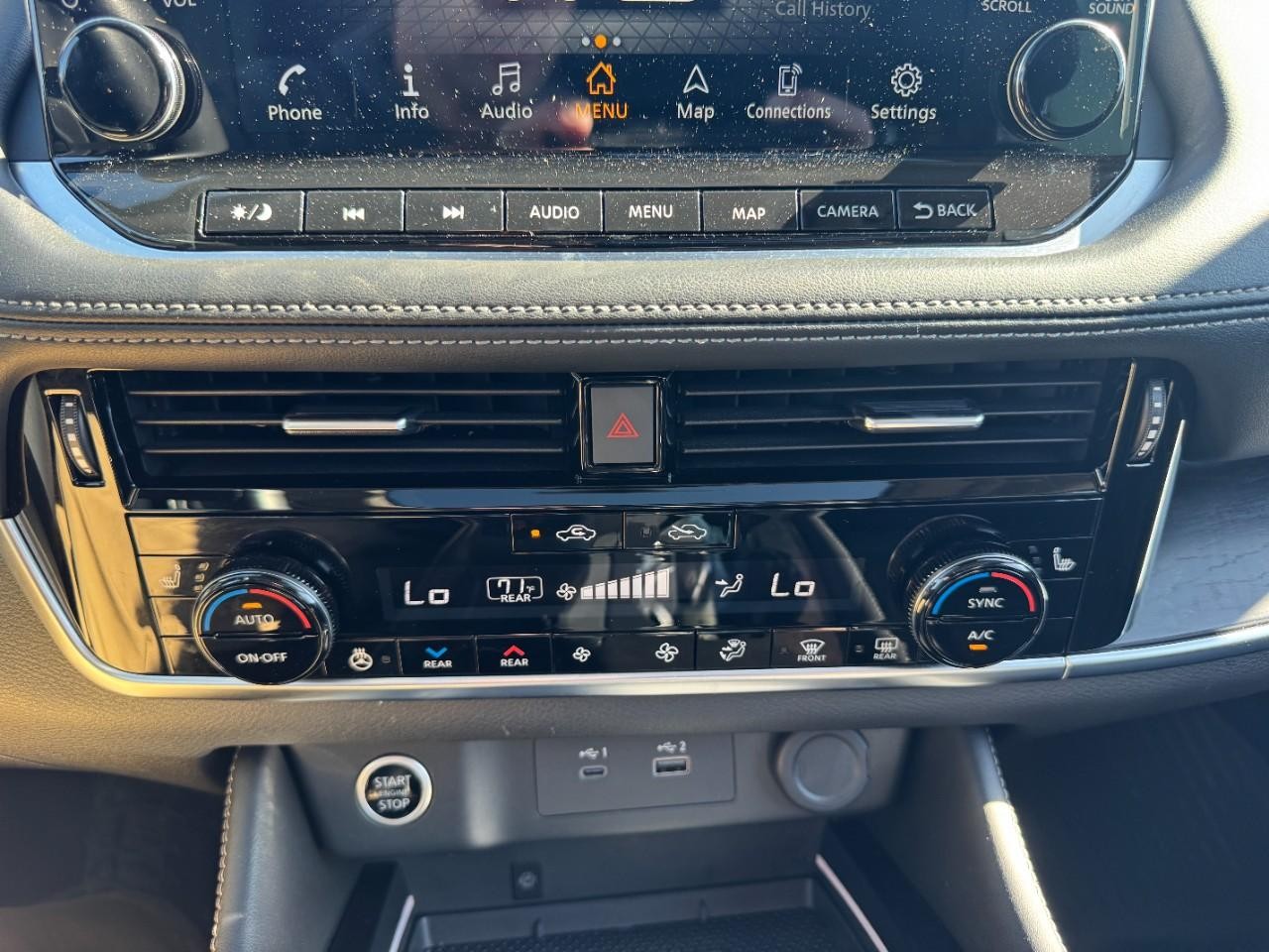 Nissan Rogue Vehicle Full-screen Gallery Image 20