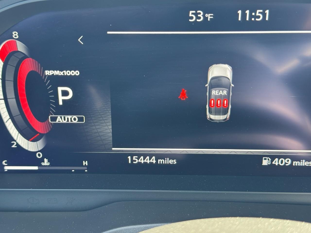 Nissan Rogue Vehicle Full-screen Gallery Image 23