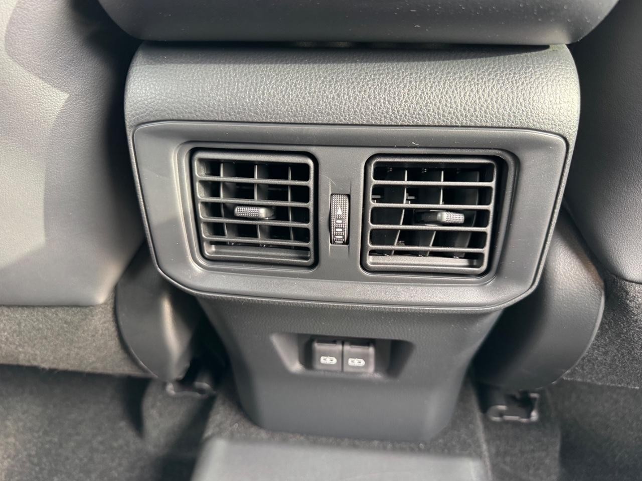 Toyota RAV4 Prime Vehicle Full-screen Gallery Image 11