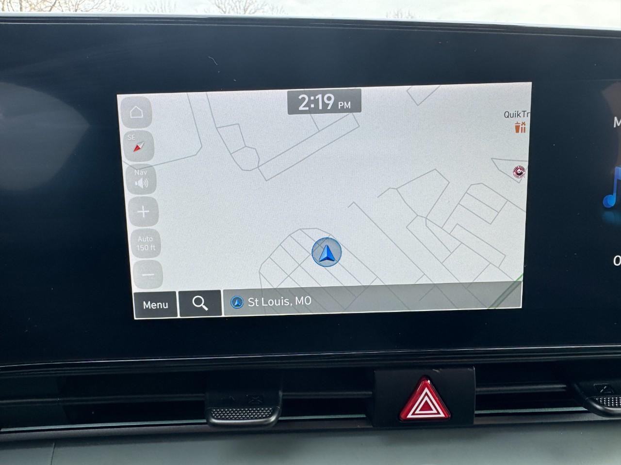 Hyundai Elantra Hybrid Vehicle Full-screen Gallery Image 24