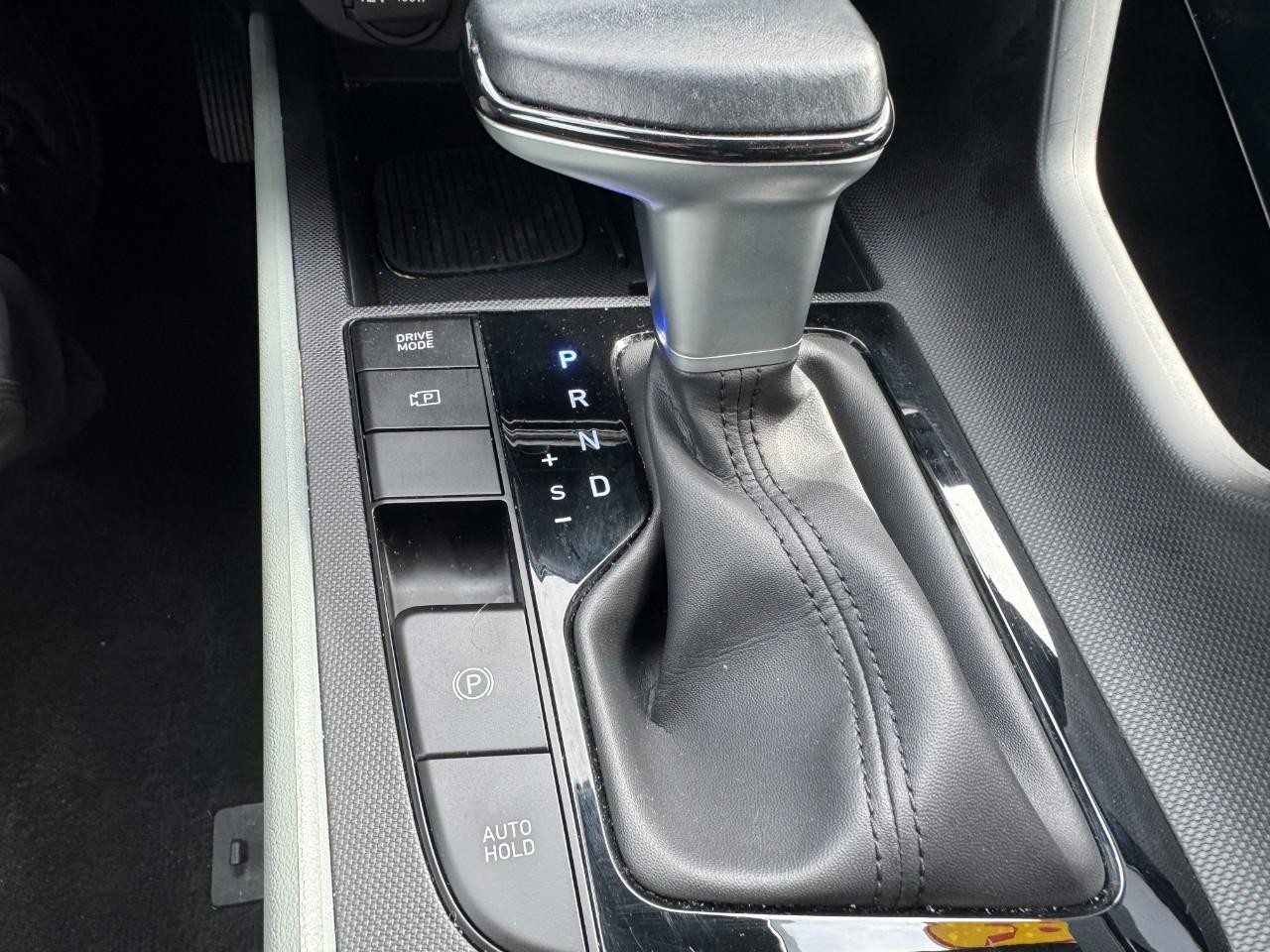 Hyundai Elantra Hybrid Vehicle Full-screen Gallery Image 27