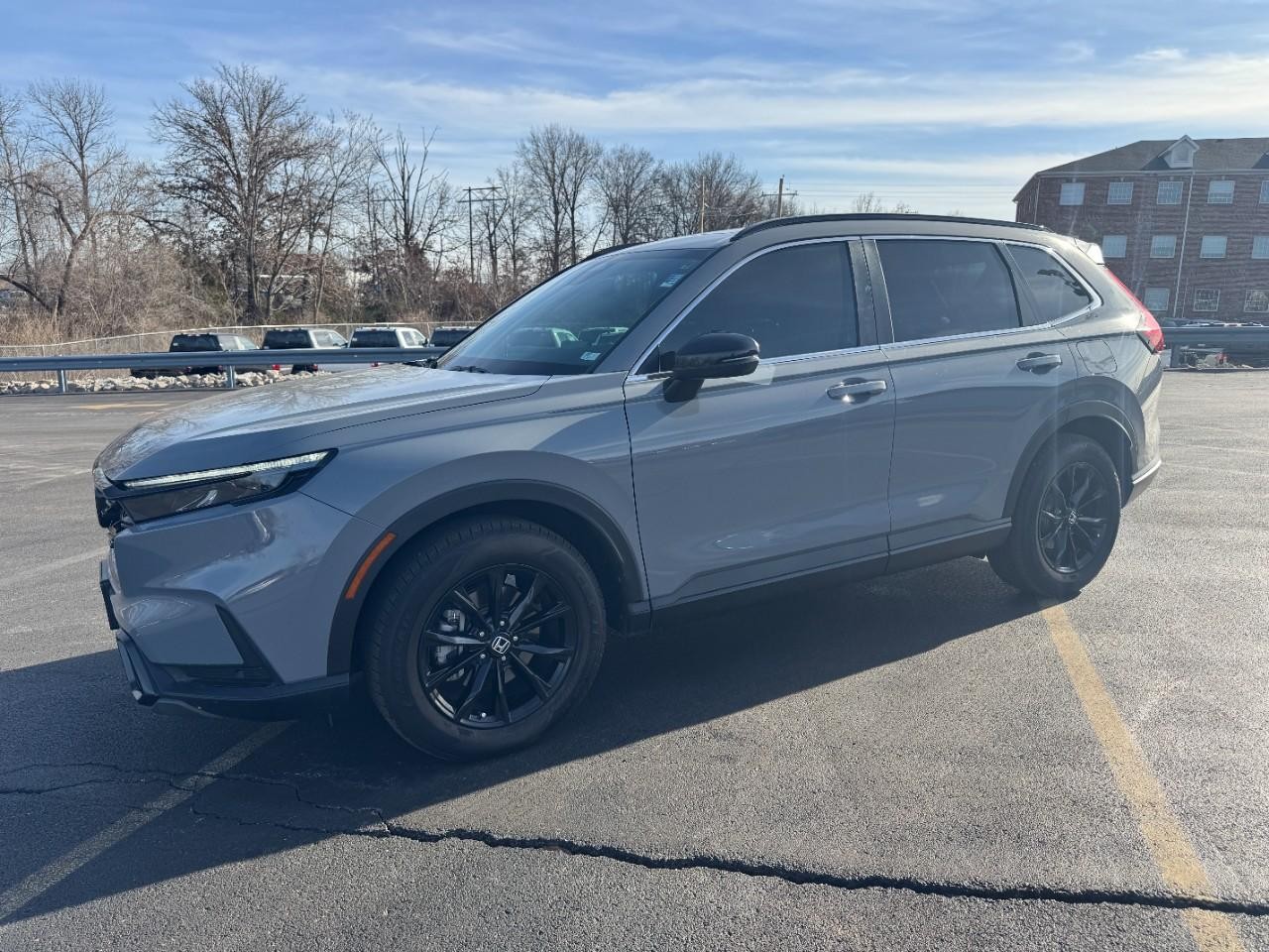 Honda CR-V Hybrid Vehicle Full-screen Gallery Image 09