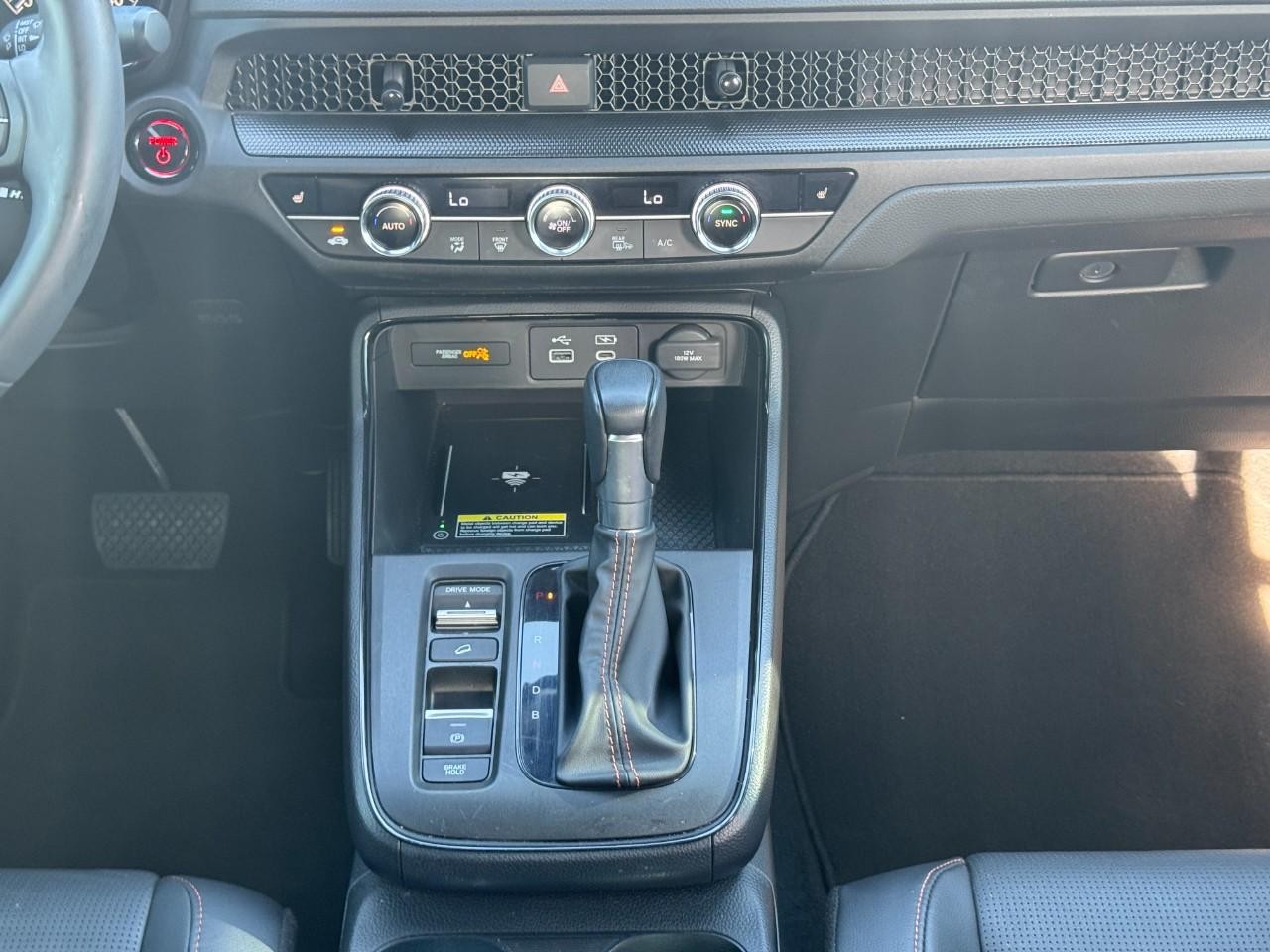 Honda CR-V Hybrid Vehicle Full-screen Gallery Image 15