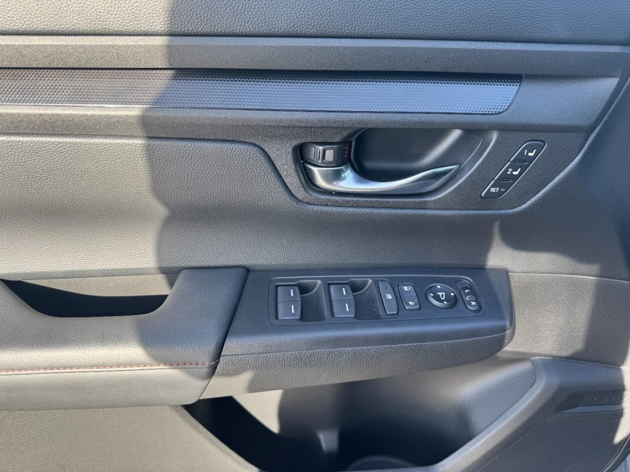 Honda CR-V Hybrid Vehicle Full-screen Gallery Image 20