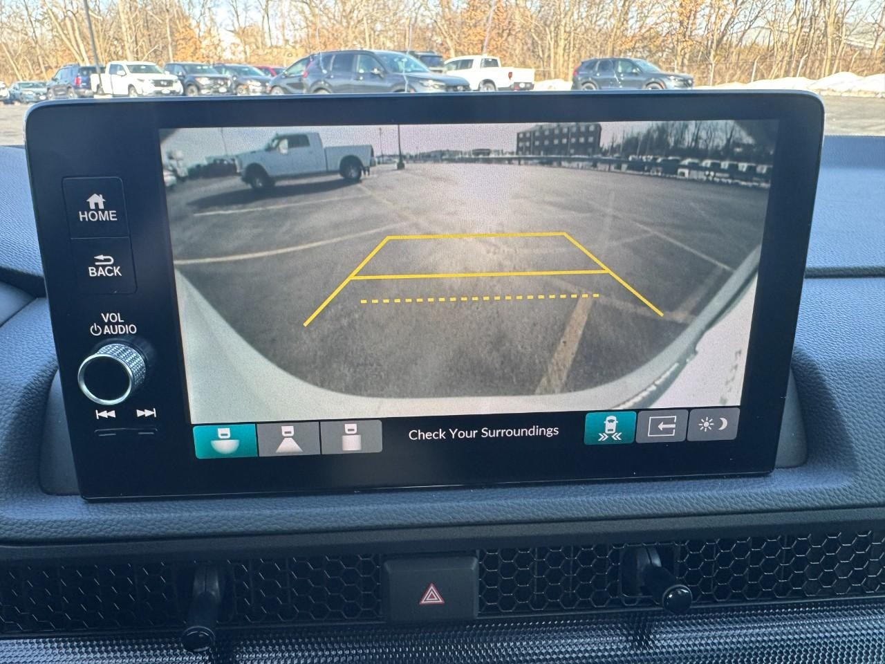 Honda CR-V Hybrid Vehicle Full-screen Gallery Image 21