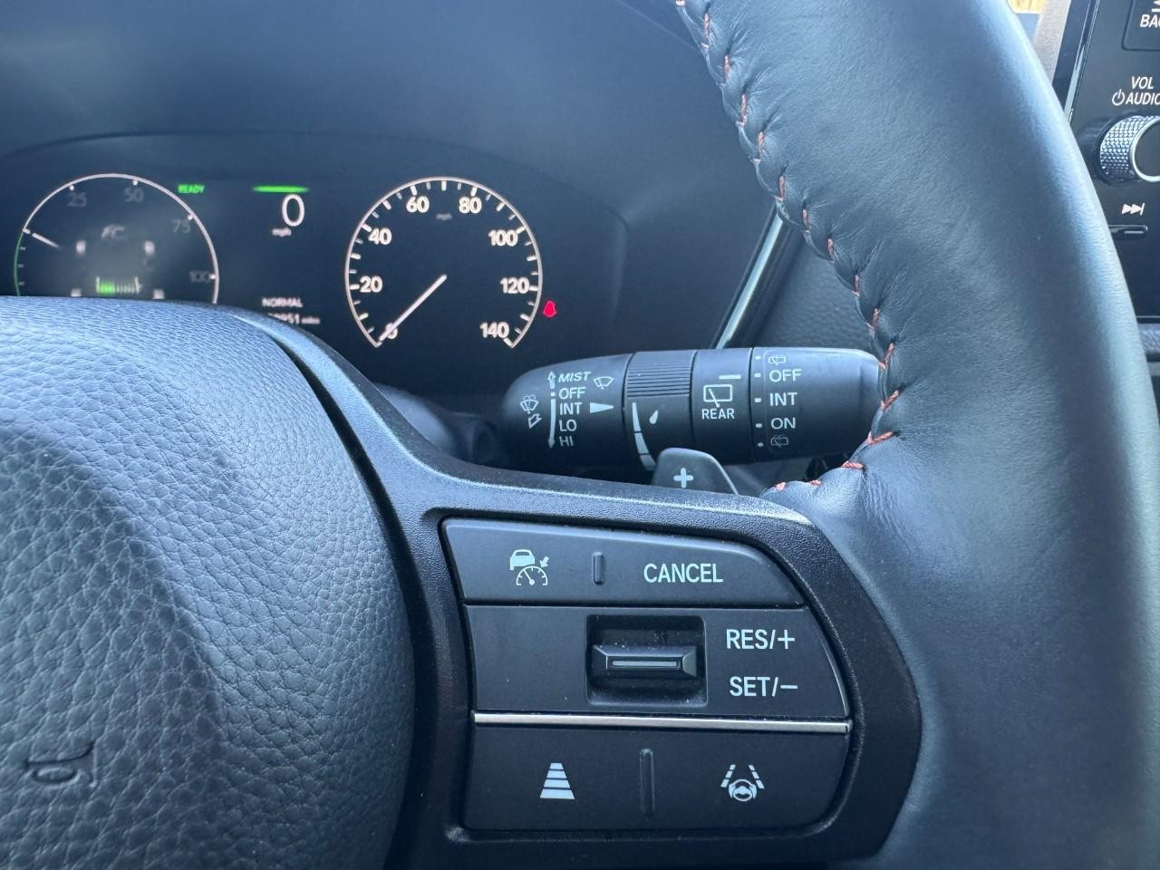 Honda CR-V Hybrid Vehicle Full-screen Gallery Image 23