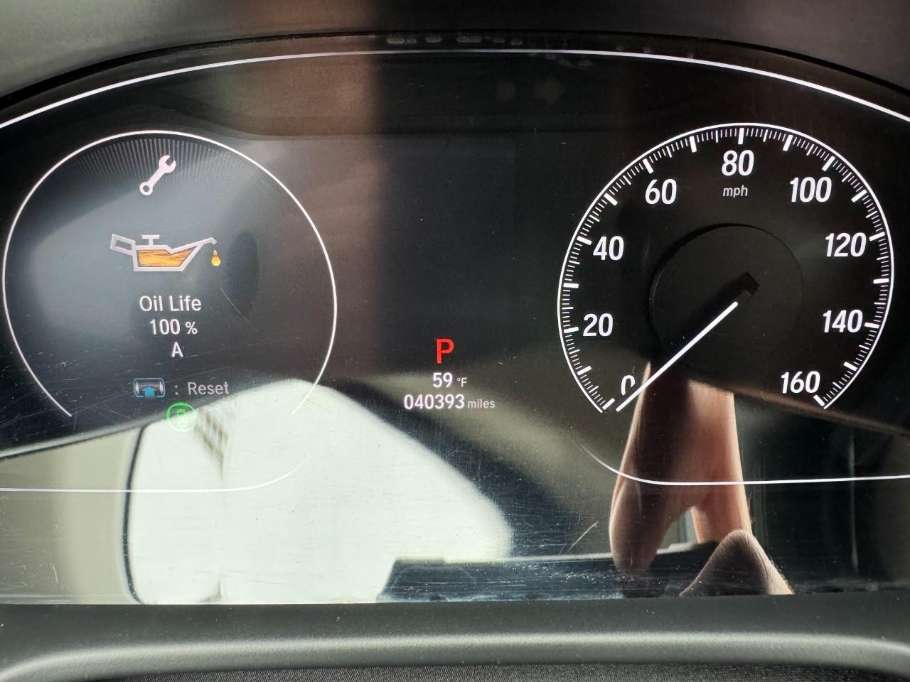 Honda Accord Sedan Vehicle Full-screen Gallery Image 23