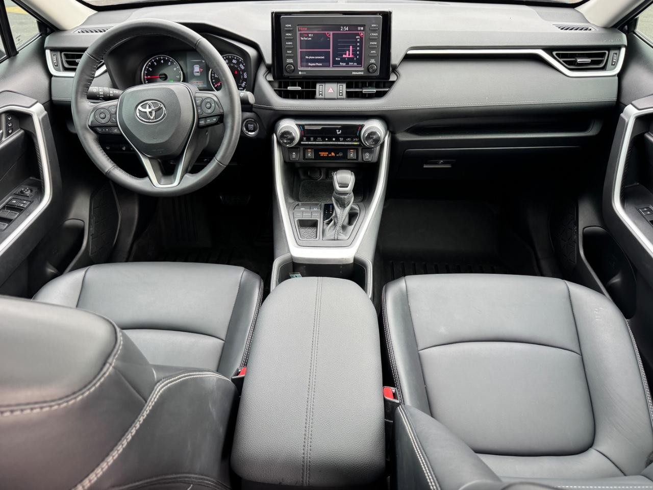 Toyota RAV4 Vehicle Full-screen Gallery Image 14