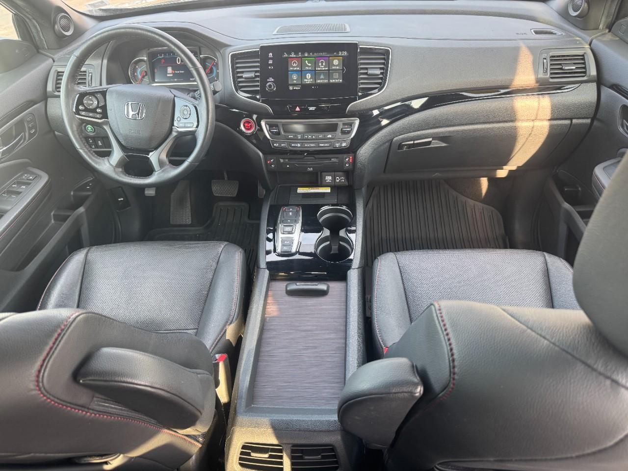 Honda Pilot Vehicle Full-screen Gallery Image 12