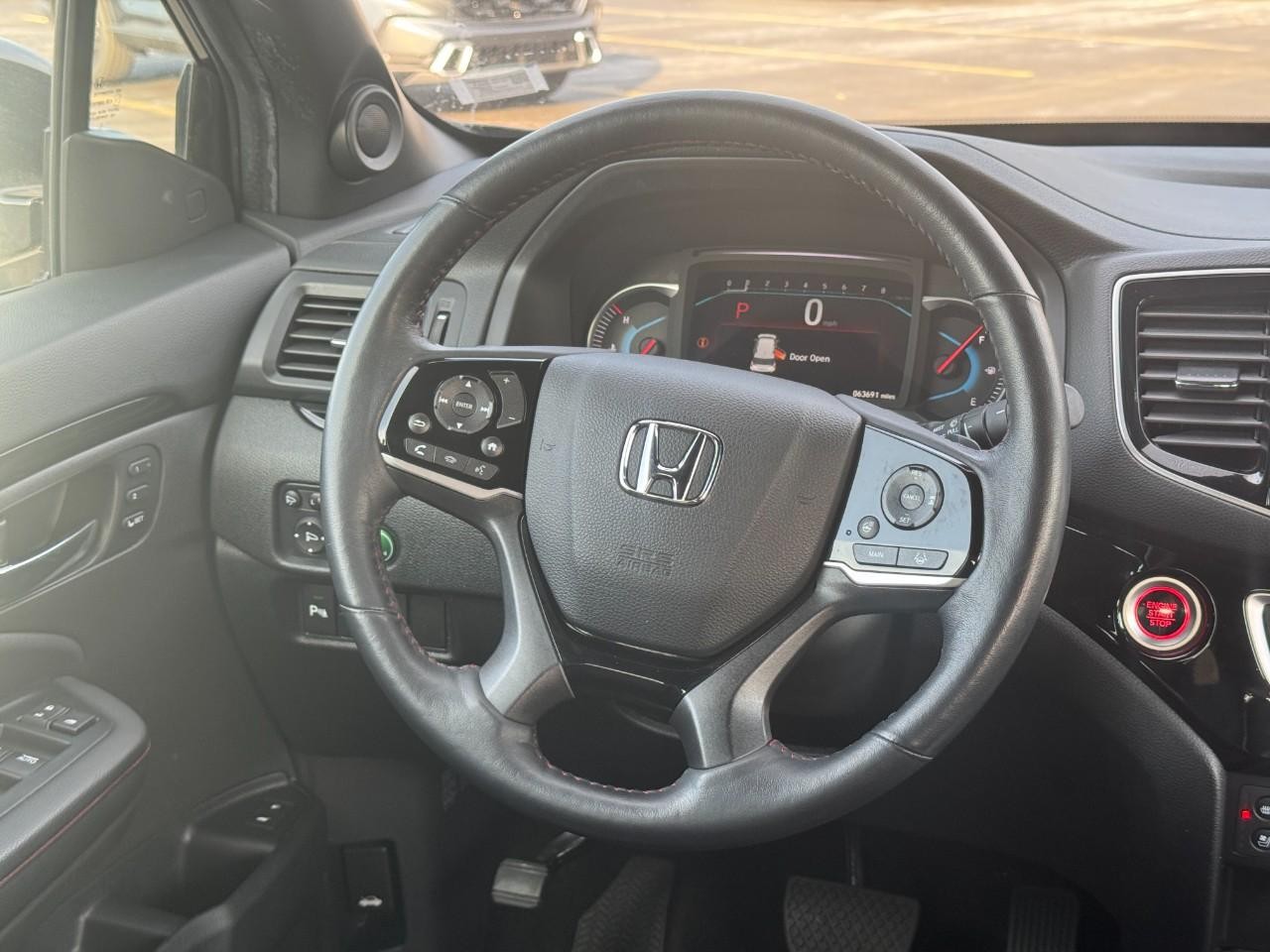 Honda Pilot Vehicle Full-screen Gallery Image 13