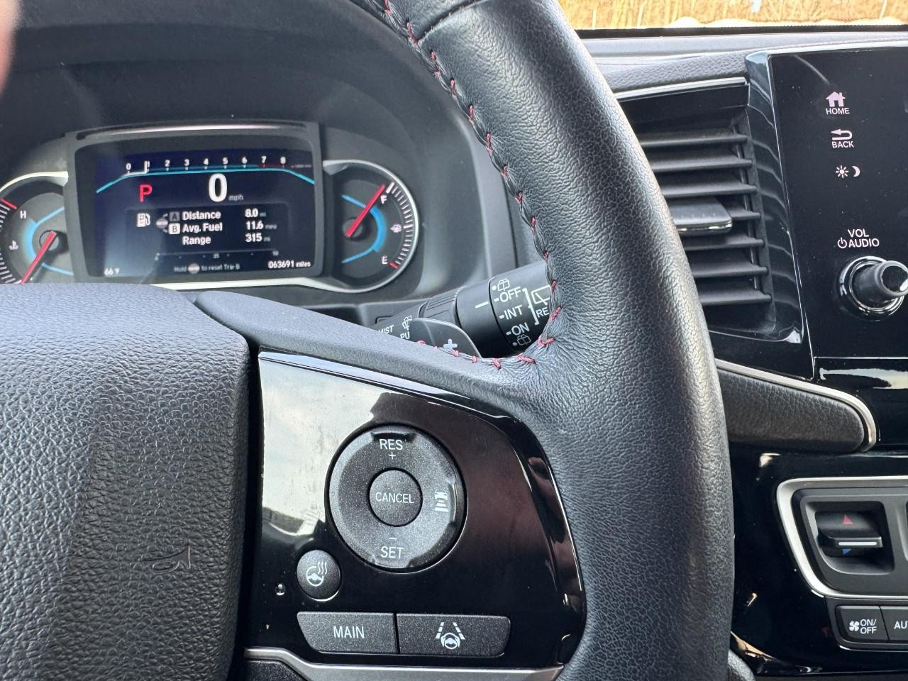 Honda Pilot Vehicle Full-screen Gallery Image 21