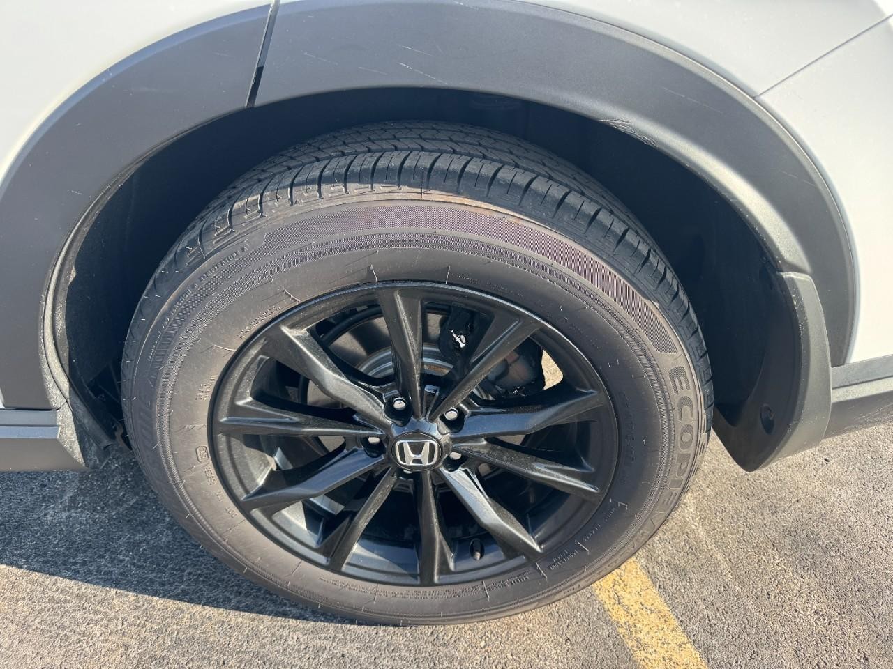 Honda CR-V Hybrid Vehicle Full-screen Gallery Image 07