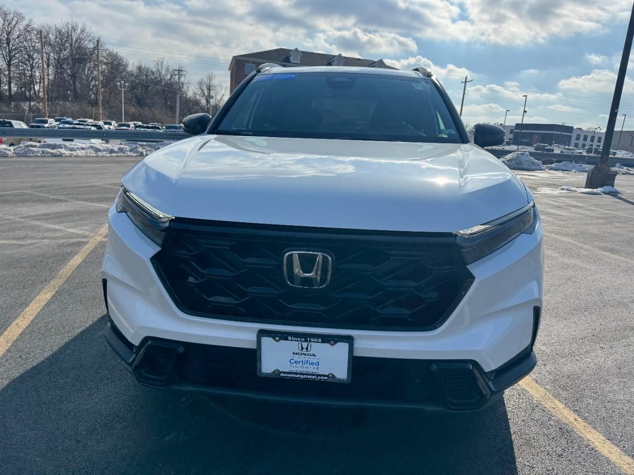 Honda CR-V Hybrid Vehicle Full-screen Gallery Image 09