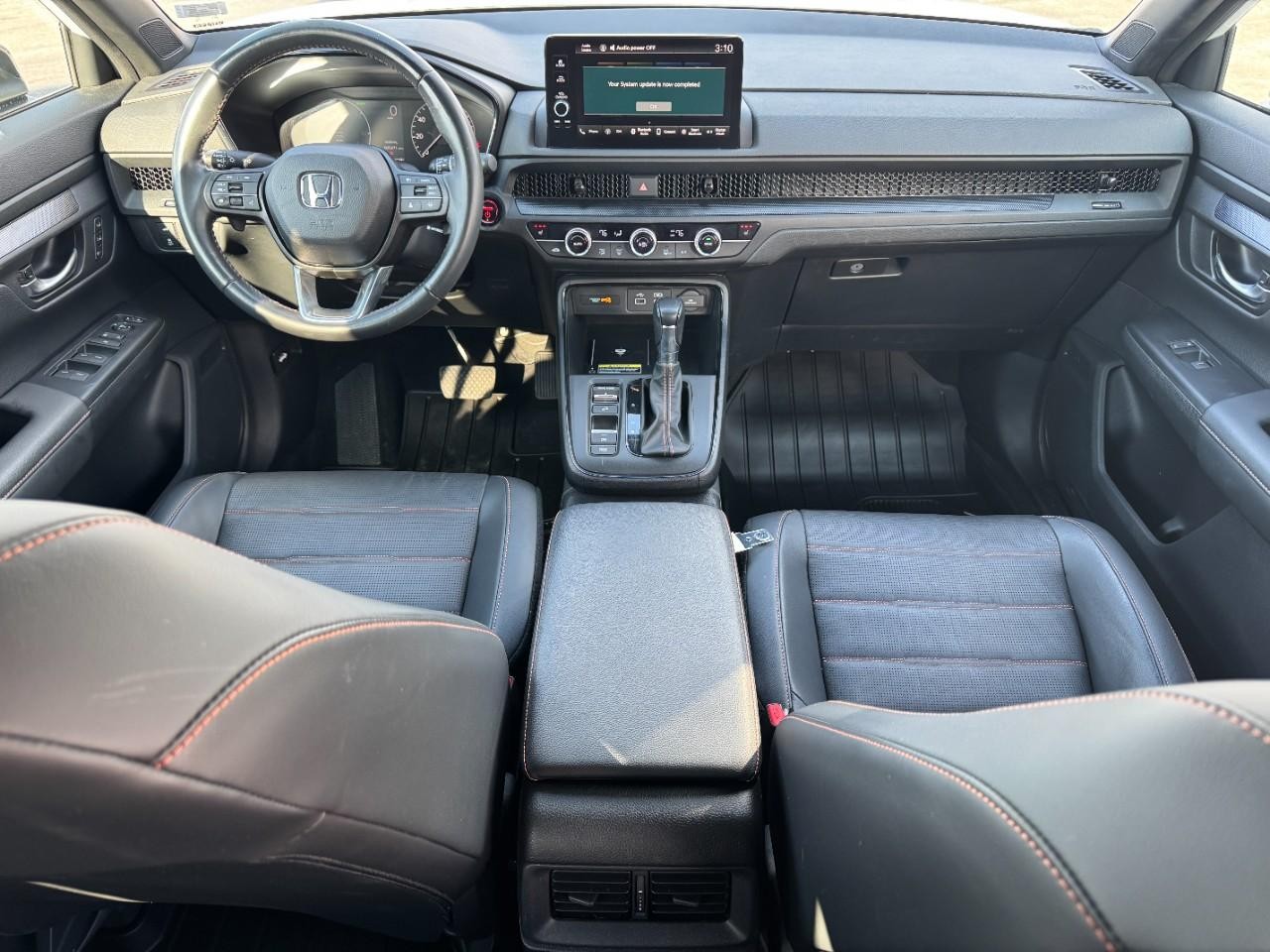 Honda CR-V Hybrid Vehicle Full-screen Gallery Image 11