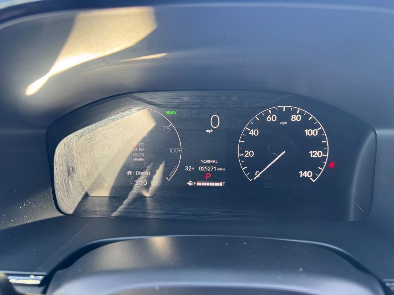 Honda CR-V Hybrid Vehicle Full-screen Gallery Image 21