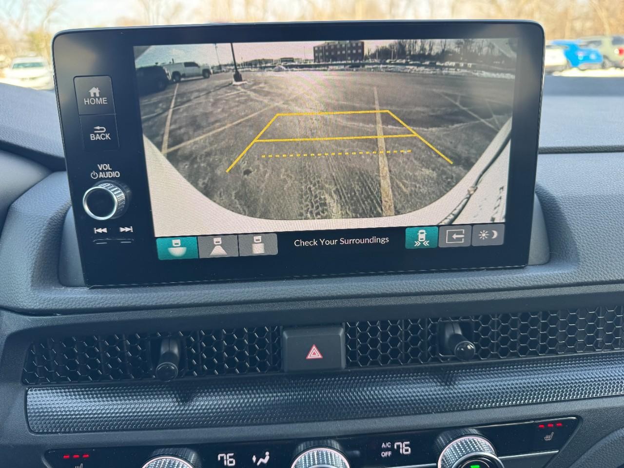 Honda CR-V Hybrid Vehicle Full-screen Gallery Image 22