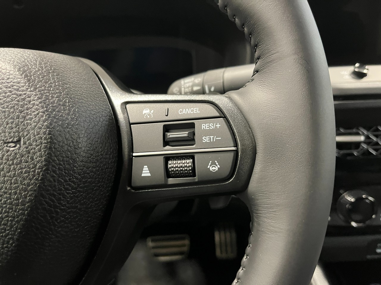 Honda Accord Hybrid Vehicle Full-screen Gallery Image 27