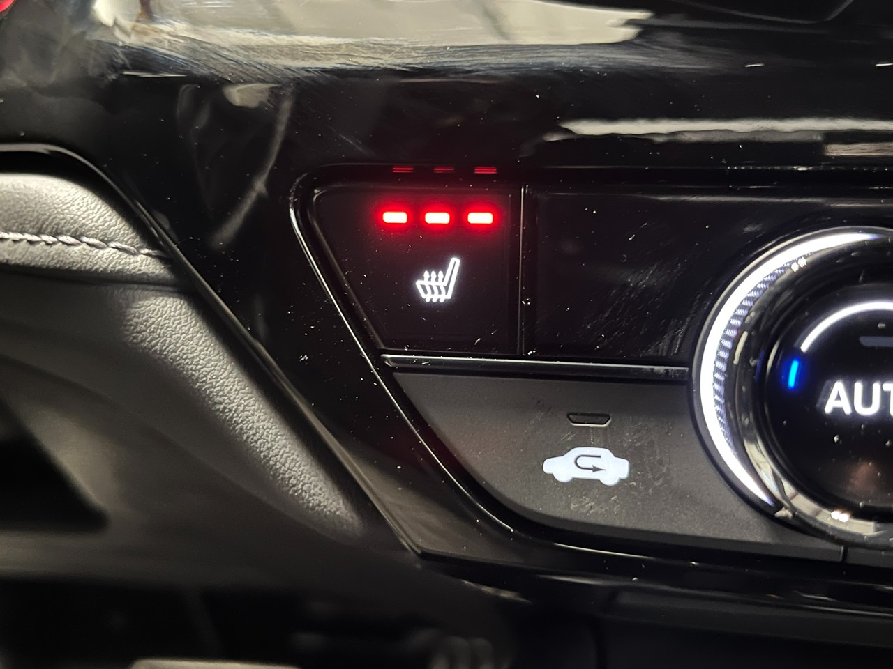 Honda Accord Hybrid Vehicle Full-screen Gallery Image 58