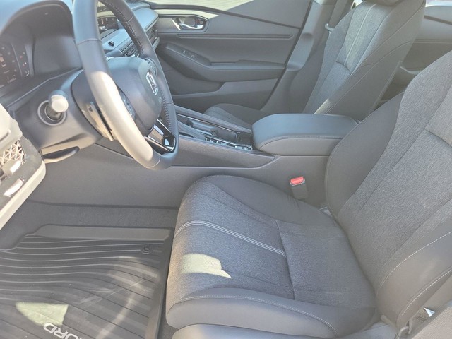 Honda Accord Hybrid Vehicle Full-screen Gallery Image 11