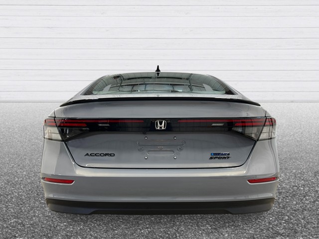 Honda Accord Hybrid Vehicle Full-screen Gallery Image 40
