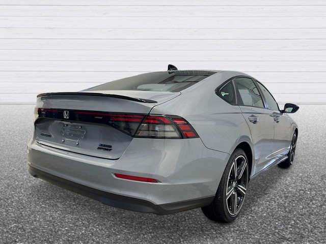 Honda Accord Hybrid Vehicle Full-screen Gallery Image 41