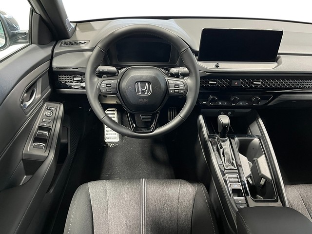 Honda Accord Hybrid Vehicle Full-screen Gallery Image 53