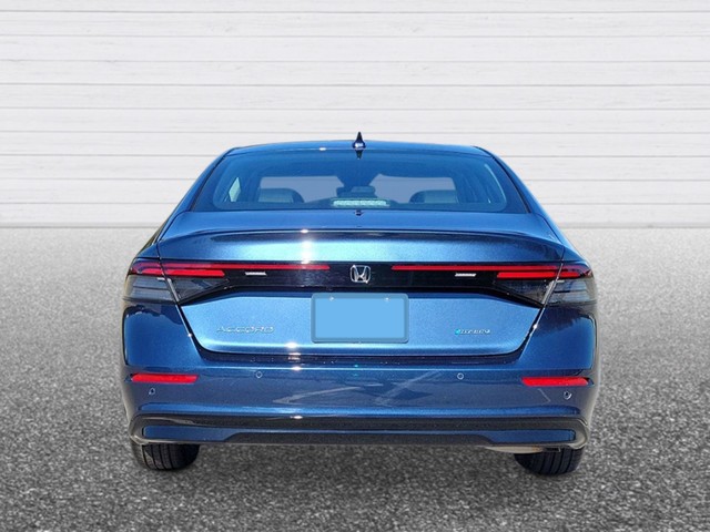 Honda Accord Hybrid Vehicle Full-screen Gallery Image 04