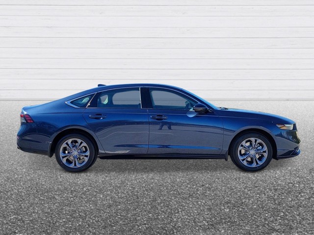 Honda Accord Hybrid Vehicle Full-screen Gallery Image 06