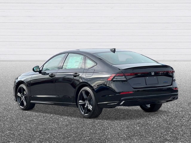 Honda Accord Hybrid Vehicle Full-screen Gallery Image 03