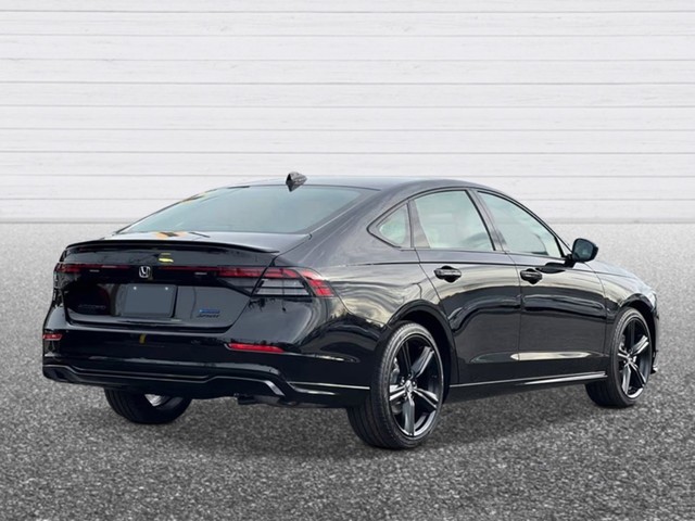 Honda Accord Hybrid Vehicle Full-screen Gallery Image 05