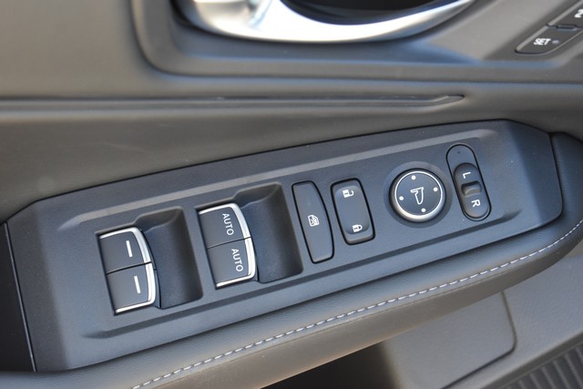 Honda Accord Hybrid Vehicle Full-screen Gallery Image 20