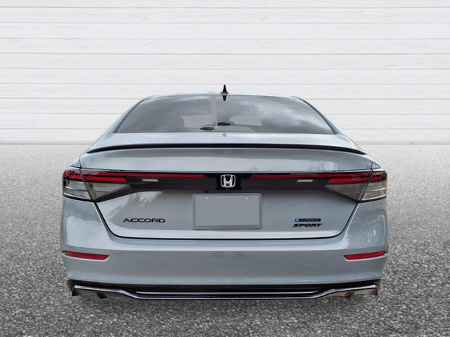 Honda Accord Hybrid Vehicle Full-screen Gallery Image 04