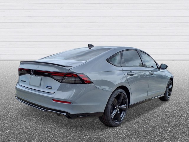 Honda Accord Hybrid Vehicle Full-screen Gallery Image 05