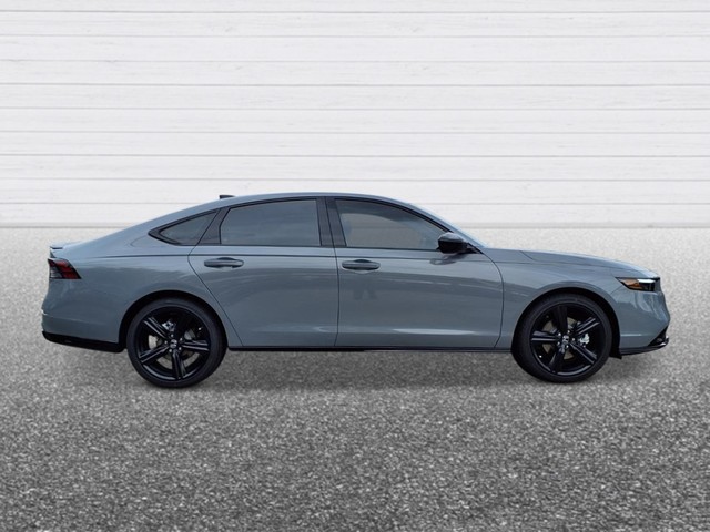 Honda Accord Hybrid Vehicle Full-screen Gallery Image 06