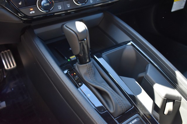 Honda Accord Hybrid Vehicle Full-screen Gallery Image 15