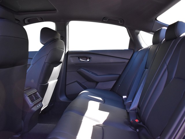 Honda Accord Hybrid Vehicle Full-screen Gallery Image 21