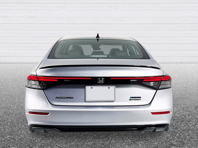 Honda Accord Hybrid Vehicle Full-screen Gallery Image 04