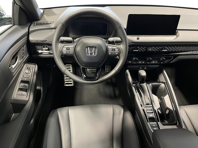 Honda Accord Hybrid Vehicle Full-screen Gallery Image 25