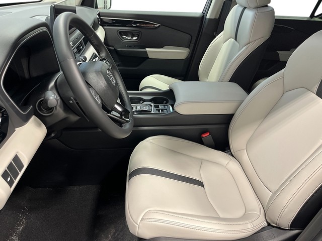 Honda Passport Vehicle Full-screen Gallery Image 14