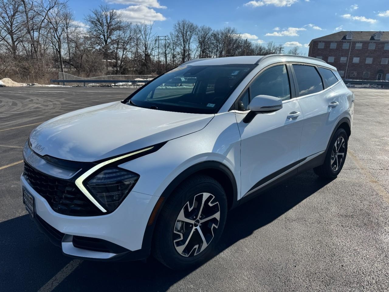 Kia Sportage Hybrid Vehicle Full-screen Gallery Image 08