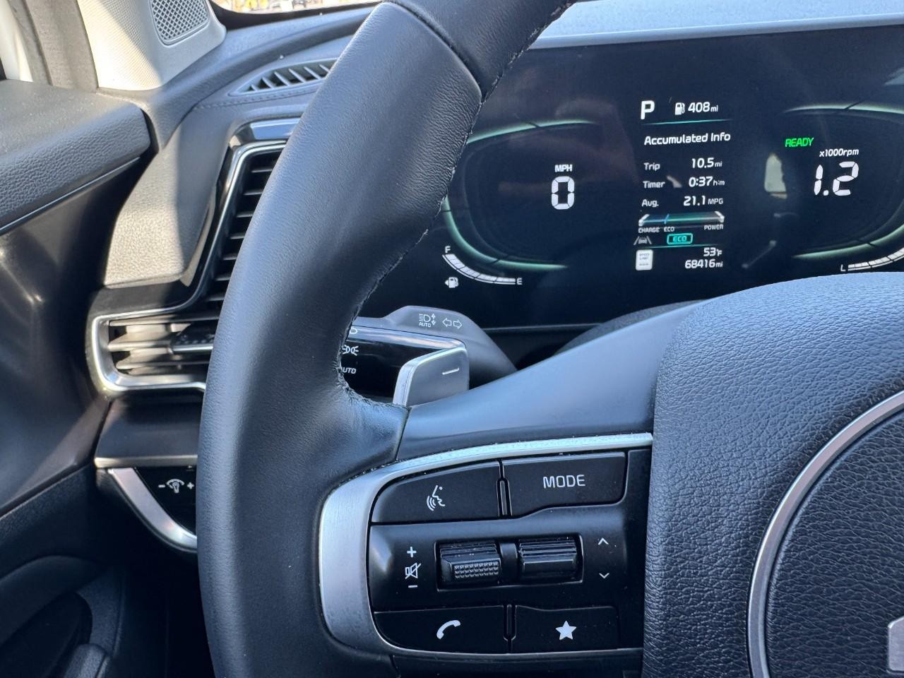 Kia Sportage Hybrid Vehicle Full-screen Gallery Image 19