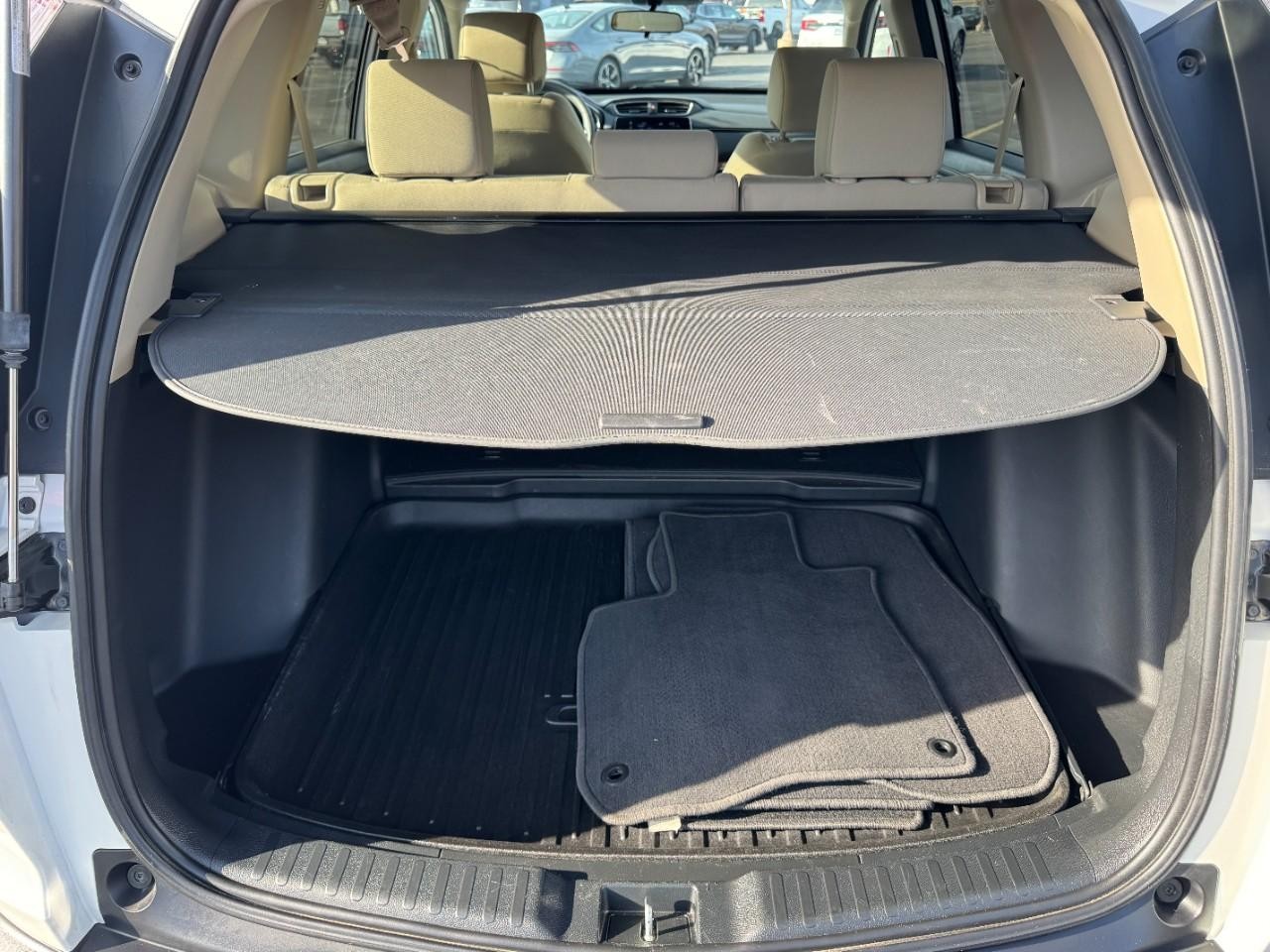 Honda CR-V Vehicle Full-screen Gallery Image 04