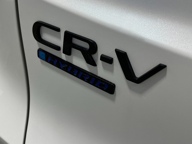 Honda CR-V Hybrid Vehicle Full-screen Gallery Image 05