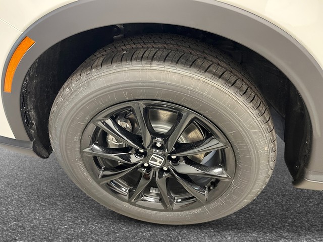 Honda CR-V Hybrid Vehicle Full-screen Gallery Image 11