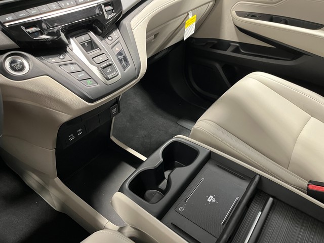 Honda Odyssey Vehicle Full-screen Gallery Image 21